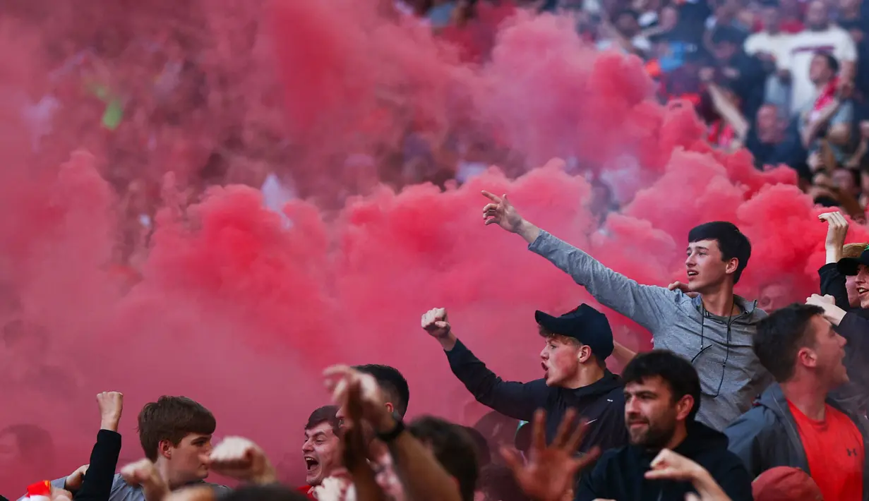 Hasil ini membuat Liverpool berhak melaju ke final Piala FA. Mohamed Salah dkk. akan berjumpa pemenang duel Chelsea kontra Crystal Palace di final. (AFP/Adrian Dennis)