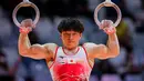 Pesenam putra Jepang, Kiichi Kaneta beraksi dalam nomor gelang-gelang pada babak kualifikasi Kejuaraan Dunia Gimnastik 2025 di Indonesia Arena, Senayan, Jakarta, Minggu (19/10/2025). (Bola.com/Bagaskara Lazuardi)