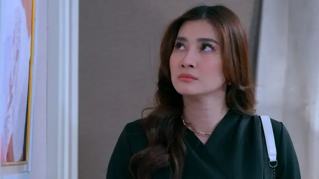 Di Antara Dua Cinta