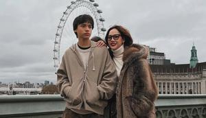 BCL pelesir ke Prancis dan Inggris bareng Tiko Aryawardhana. Yang mencuri perhatian adalah Noah Sinclair. Postur dan paras tampannya disanjung publik. (Foto: Dok. Instagram @itsmebcl)