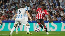 Pemain Athletic Bilbao, Nico Williams (kanan) masih kesulitan mencapai kesepakatan kontrak baru dengan klubnya. Jika kesepakatan baru tidak ditandatangani, ada kemungkinan Williams akan hengkang pada bulan Januari 2024. Athletic tentu tidak ingin kehilangan pemain berusia 21 tahun itu secara gratis di musim panas. (AFP/Cesar Manso)