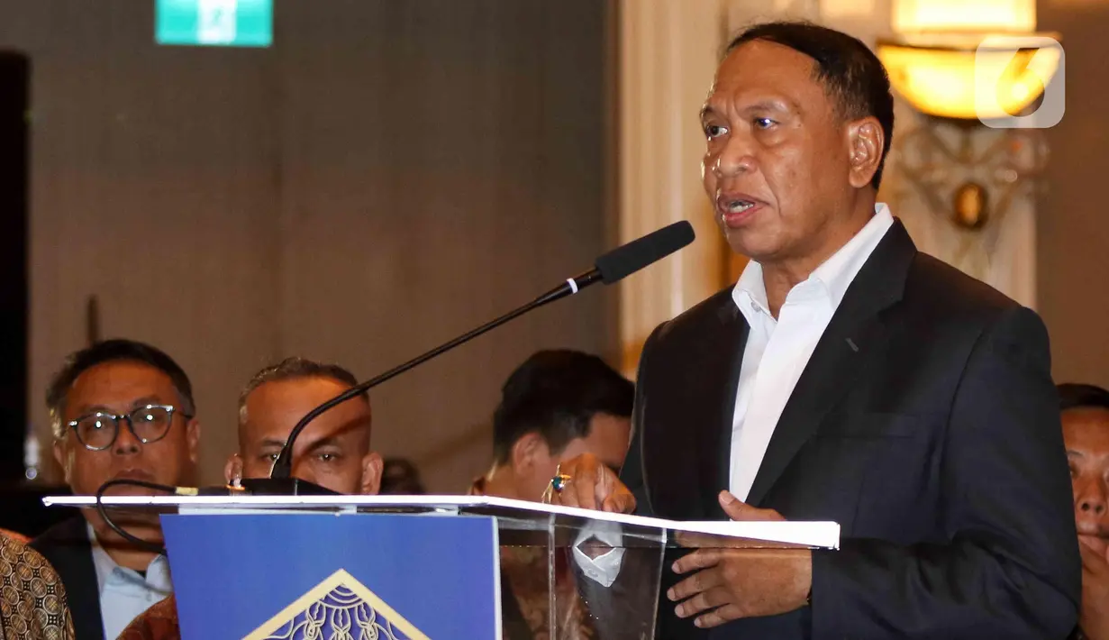 Wakil Ketua Umum PSSI ll Zainudin Amali memberikan pidatonya saat Kongres Luar Biasa Persatuan Sepak Bola Seluruh Indonesia (KLB PSSI) 2023 di Jakarta, Kamis (16/2/2023). Zainudin Amali yang juga menjabat sebagai Menteri Pemuda dan Olahraga (Menpora) akan mendampingi Ketua Umum PSSI periode 2023-2027 Erick Thohir. (Liputan6.com/Herman Zakharia)