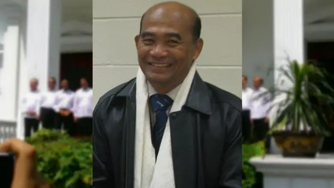 Tumpahkan Es Buah ke Meja Menteri, Siswi Ini Malah Dapat Amplop