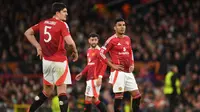 Casemiro pada pertandingan MU versus Lyon di leg kedua perempat final Liga Europa 2024/2025. (Oli SCARFF / AFP)