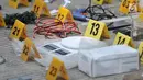 Barang bukti yang ditemukan di rumah terduga teroris di Jalan Belibis V, Semper Barat, Cilincing, Jakarta, Senin (23/9/2019). Polisi menduga terduga teroris akan melakukan aksinya di kantor polisi. (merdeka.com/Iqbal Nugroho)