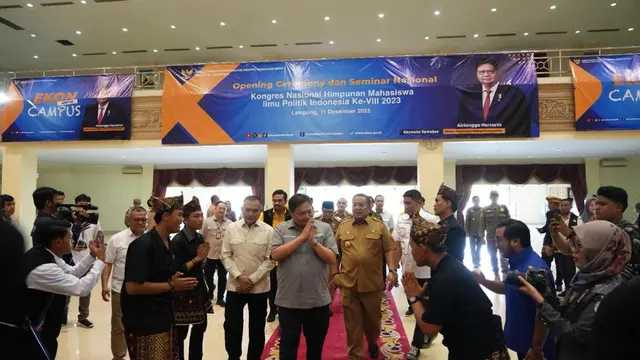 Menteri Koordinator Bidang Perekonomian Airlangga Hartarto dalam kegiatan Ekon Goes to Campus, di Bandar Lampung pada Senin (11/12/2023). (Dok Kemenko Perekonomian)