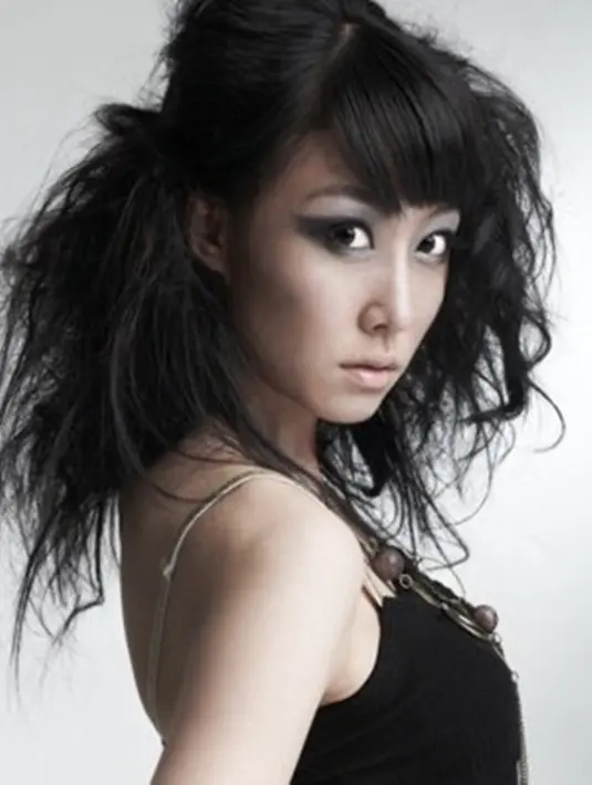 Model asal Korea, Kim Yuri ditemukan tidak bernyawa di rumahnya. Diduga model cantik ini meminum racun untuk mengakhiri hidupnya. Namun pihak kepolisian mengatakan, Kim Yuri mengalami depresi yang berkelanjutan. (soompi/Bintang.com)