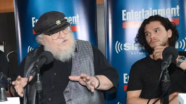 George RR Martin dan Kit Harringon. (Kent Horner / GETTY IMAGES NORTH AMERICA / Getty Images via AFP)