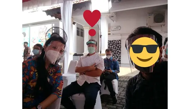 Aksi Nicholas Saputra Tetap Taat Antre Suntik Vaksin Ini Jadi Sorotan Netizen