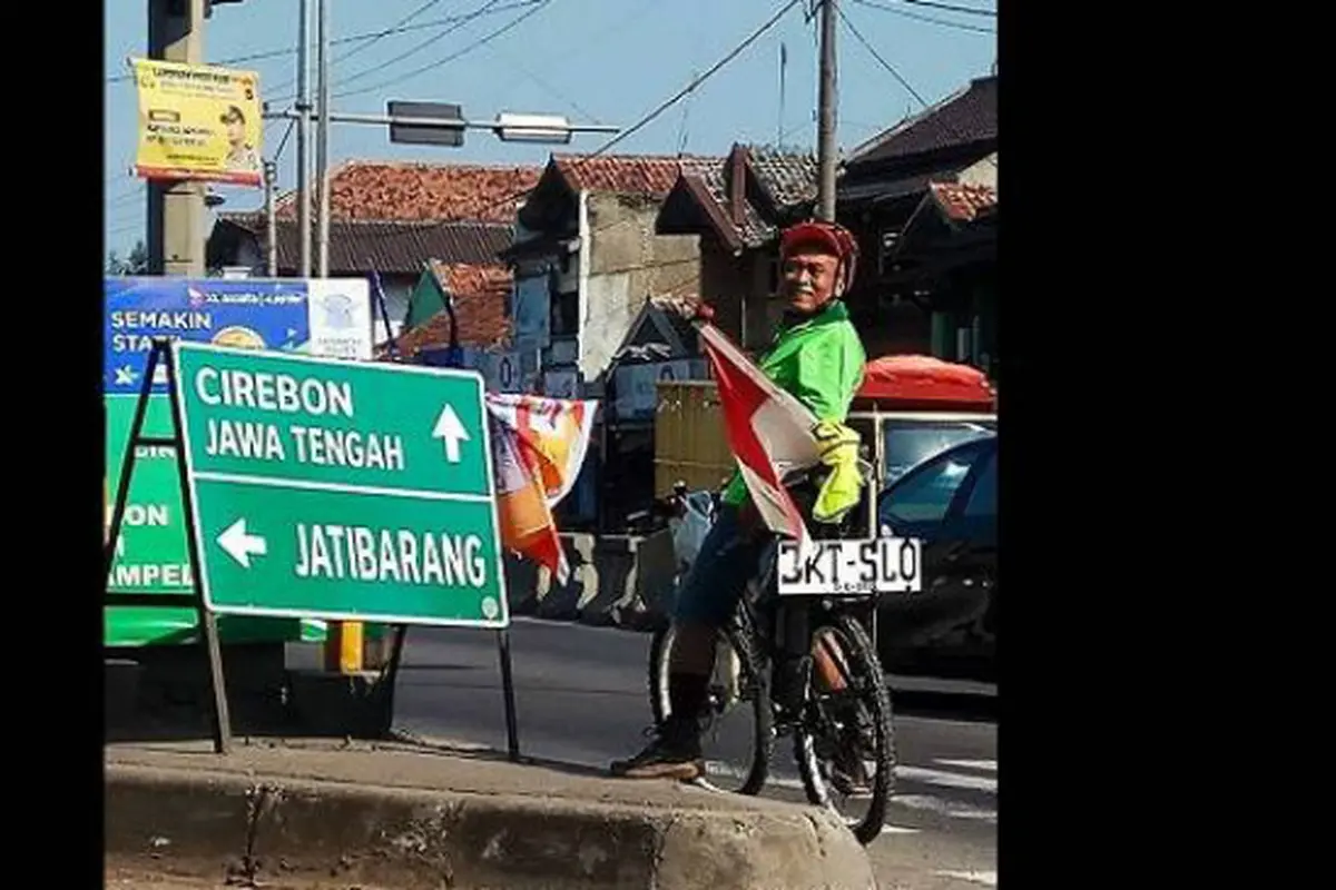 Pensiunan 63 Tahun Mudik Jakarta-Sukoharjo Naik Sepeda Onthel