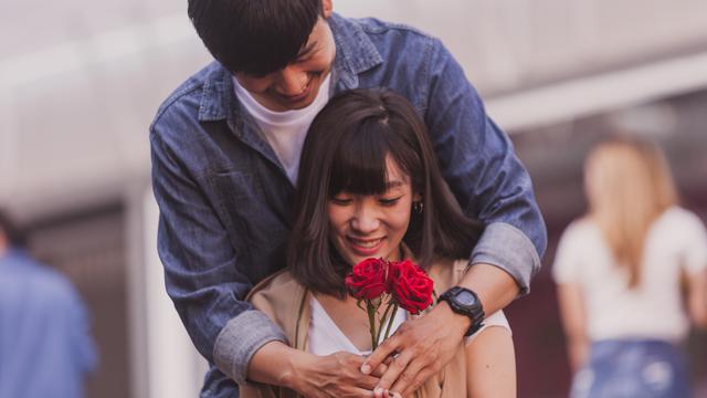 Kenali Tanda Cinta Lama Bersemi Kembali, Indikasi Perasaannya yang Kini Merindukanmu Lagi