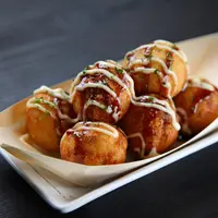 Ilustrasi takoyaki./Copyright shutterstock.com/g/dagobah