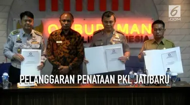 Ombudsman memberikan laporan akhir hasil pemeriksaan penataan PKL Jatibaru.