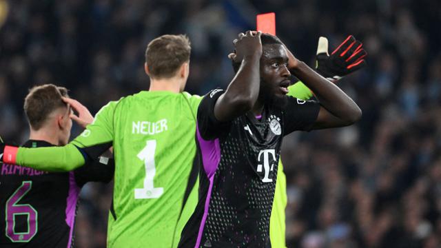 Foto: Bayern Munchen Kena Apes Lagi, Ditumbangkan Lazio di Liga Champions Lewat Kartu Merah Berhadiah Adu Penalti
