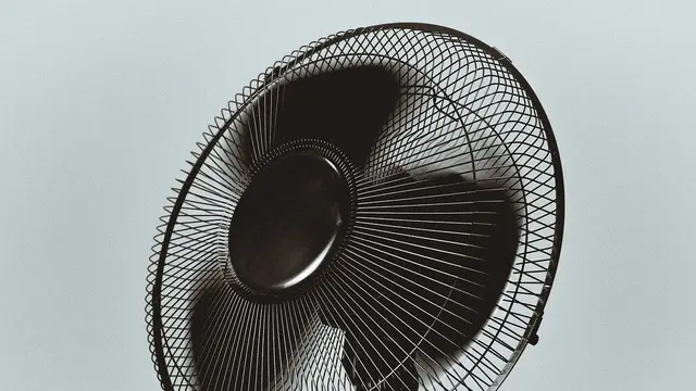 Begini Cara MUA Mengatasi Eyeliner yang Mengotori Makeup dengan Praktis