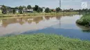 Suasana Sungai Citarum di Cicukang, Bandung, Jawa Barat, Rabu (3/4). Pemerintah berencana merevitalisasi Sungai Citarum dalam enam tahun ke depan. (Liputan6.com/Herman Zakharia)