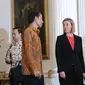 Presiden Jokowi berbincang dengan Wakil Presiden Uni Eropa Federica Mogherini beserta delegasi di Istana Negara, Jakarta, Jumat (8/5/2016). Indonesia mengupayakan diberikannya kerja sama pasar bebas dengan Uni Eropa. (Liputan6.com/Faizal Fanani)