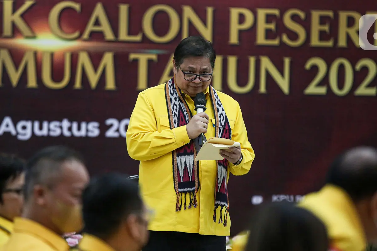 Airlangga Hartarto Pimpin Pendaftaran Partai Golkar ke KPU