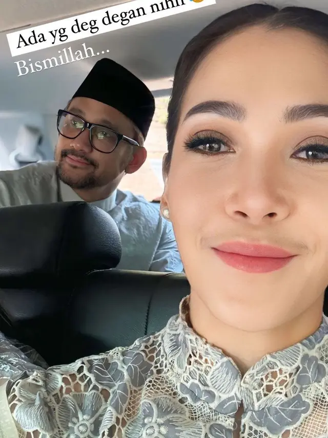 Mieke Amalia hadir di pengajian putri sambungnya.