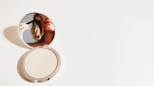 Ilustrasi Bedak Padat