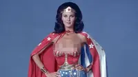 Lynda Carter, aktris yang pertama kali membawa sosok pahlawan super wanita, Wonder Woman, akan kembali berakting di layar kaca.