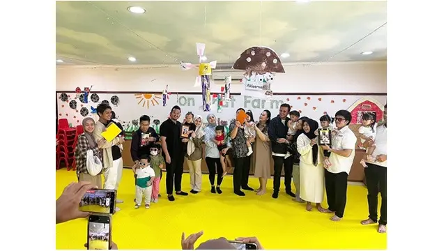 6 Potret Atta Halilintar, Rizky Billar dan Ladislao Camara Temani Anak di Sekolah
