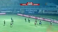 Arema Cronus melawan Barito Putera di pekan ke-12. Sementara itu, polisi menggerebek sebuah bangunan di Dhaka, Ibukota Bangladesh.