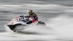 Atlet jetski Indonesia, Aero Sutan Aswar, saat beraksi pada Asian Games di Ancol, Jakarta, Kamis (23/8/2018). Aero Aswar finish kedua dengan jumlah poin 53. (Bola.com/Vitalis Yogi Trisna)