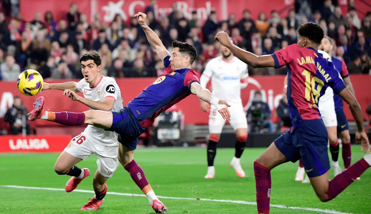 Hingga akhir pertandingan, skor 4-1 untuk kemenaangan Barcelona atas Sevilla tidak berubah. (CRISTINA QUICLER/AFP)
