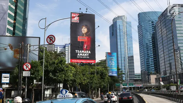 Langgar Aturan, Sejumlah Baliho Berikut Konstruksinya Disegel