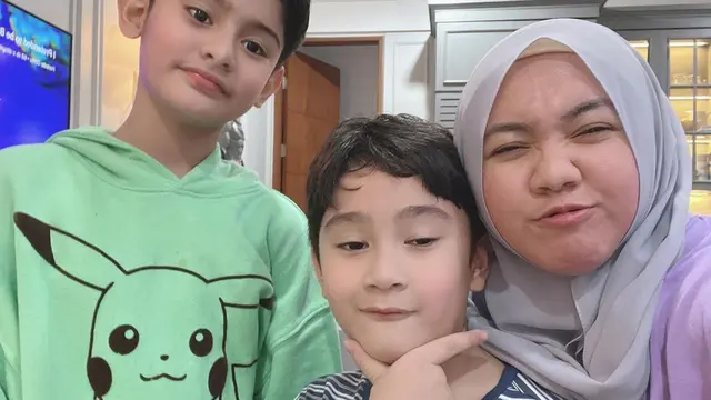 6 Momen Pertemuan King Faaz dan Rafathar, Curi Perhatian