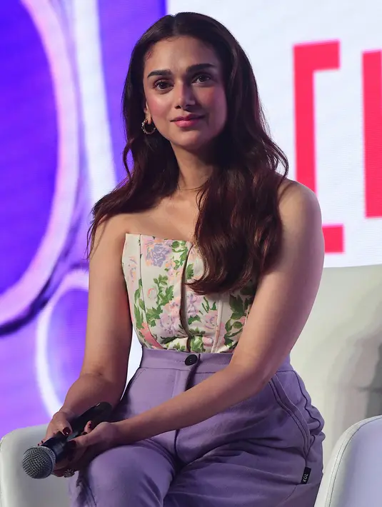 Aditi Rao Hydari memulai debutnya sebagai aktor di Film Bollywood berjudul Delhi 6 pada tahun 2008. Ia memiliki Ayah bernama Mendiang Ehsaan Hydari dan Ibunya bernama Vidya Rao. (AFP/Sujit Jaiswal)