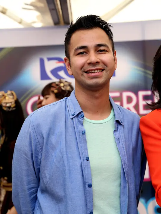 Presenter 28 tahun ini memiliki keinginan agar usaha toko roti dan kopinya dapat dinikmati semua kalangan. Tak sampai disitu, Raffi Ahmad juga ingin memberikan layanan pesan antar secara online. (Andy Masela/Bintang.com)