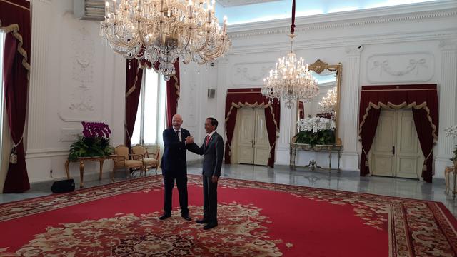 Jokowi Terima Presiden FIFA Gianni Infantino