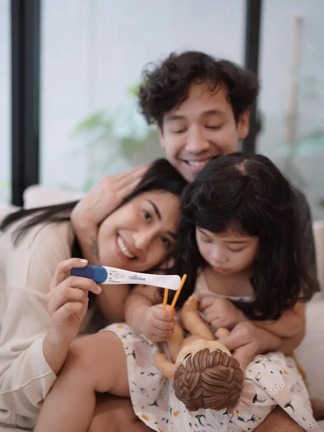 6 Momen Tarra Budiman dan Gya Sadiqah Umumkan Kehamilan Kedua, Penuh Bahagia