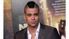 Hal ini bukan kasus pertama yang menimpa Mark Salling, sebelumnya ia pernah dituntun mantan pacarnya karena kekerasan seksual.