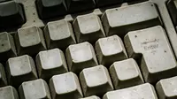 Tips bersihkan keyboard kotor. 