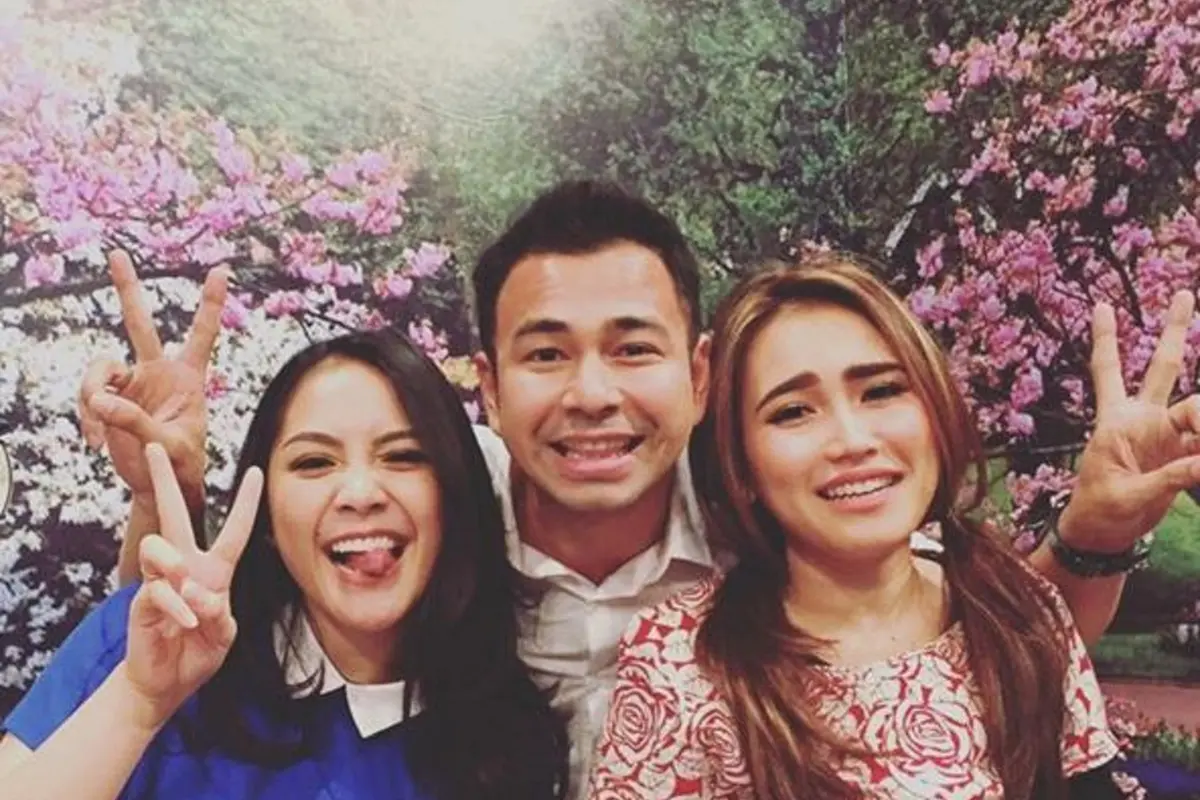 [Bintang] Raffi Ahmad, Ayu Ting Ting, dan Nagita Slavina