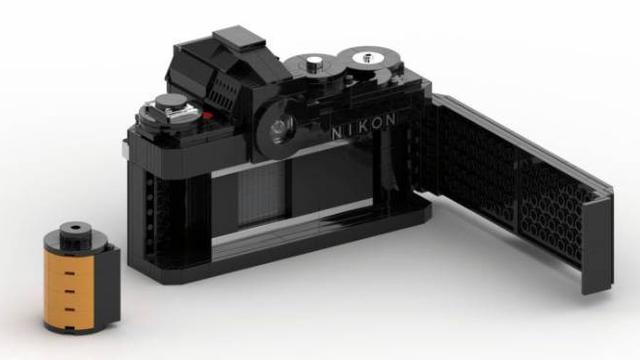 549 Kepingan Lego Disulap Jadi Kamera Nikon F3. Dok: Ethan Brossard