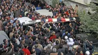 Pemakaman pendemo wanita Shaimaa al-Sabbagh awal tahun 2015. (Reuters)