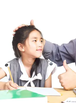 Sahabat Fimela, growth mindset adalah keyakinan bahwa kemampuan, kecerdasan, dan bakat dapat berkembang melalui kerja keras, strategi yang tepat, dan ketekunan. Ini berbeda dengan fixed mindset, yaitu pola pikir yang percaya bahwa kemampuan seseorang sudah “ditentukan” sejak lahir dan sulit diubah. (foto/dok: freepik/jcomp)