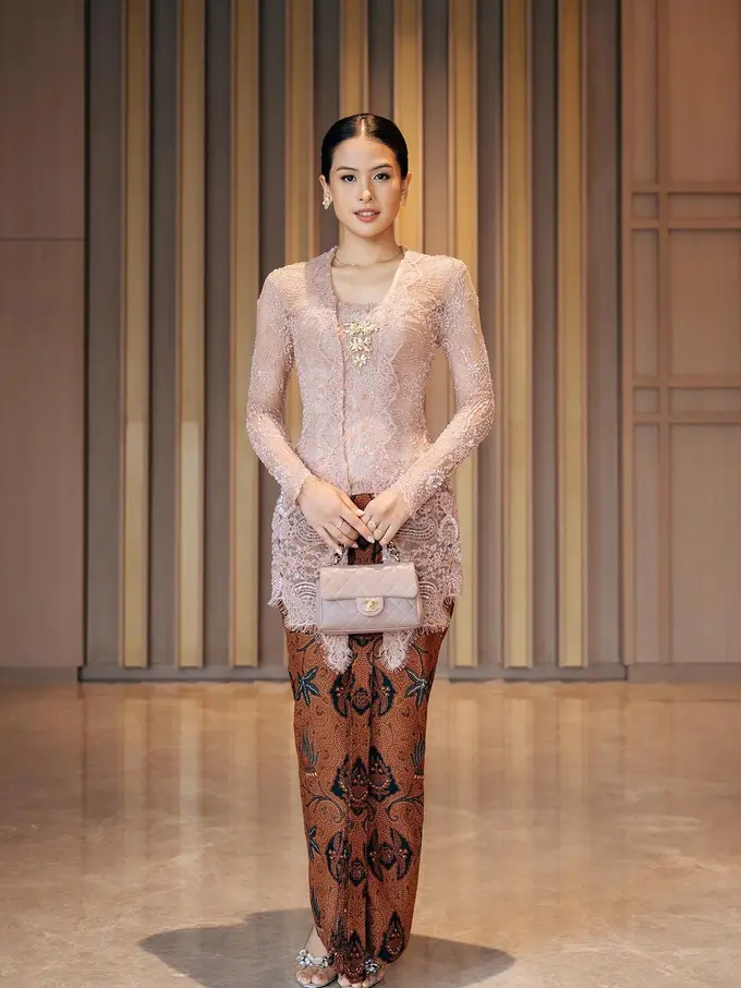 8 Inspirasi Kebaya Bridesmaid Elegan dari Para Artis, Raline Shah, Bunga Citra Lestari, hingga Maudy Ayunda
