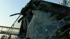 Sebuah bus Transjakarta Koridor 1 jurusan Stasiun Kota-Blok M, Senin 30 April 2018 sore, tertimpa pohon besar yang tumbang.