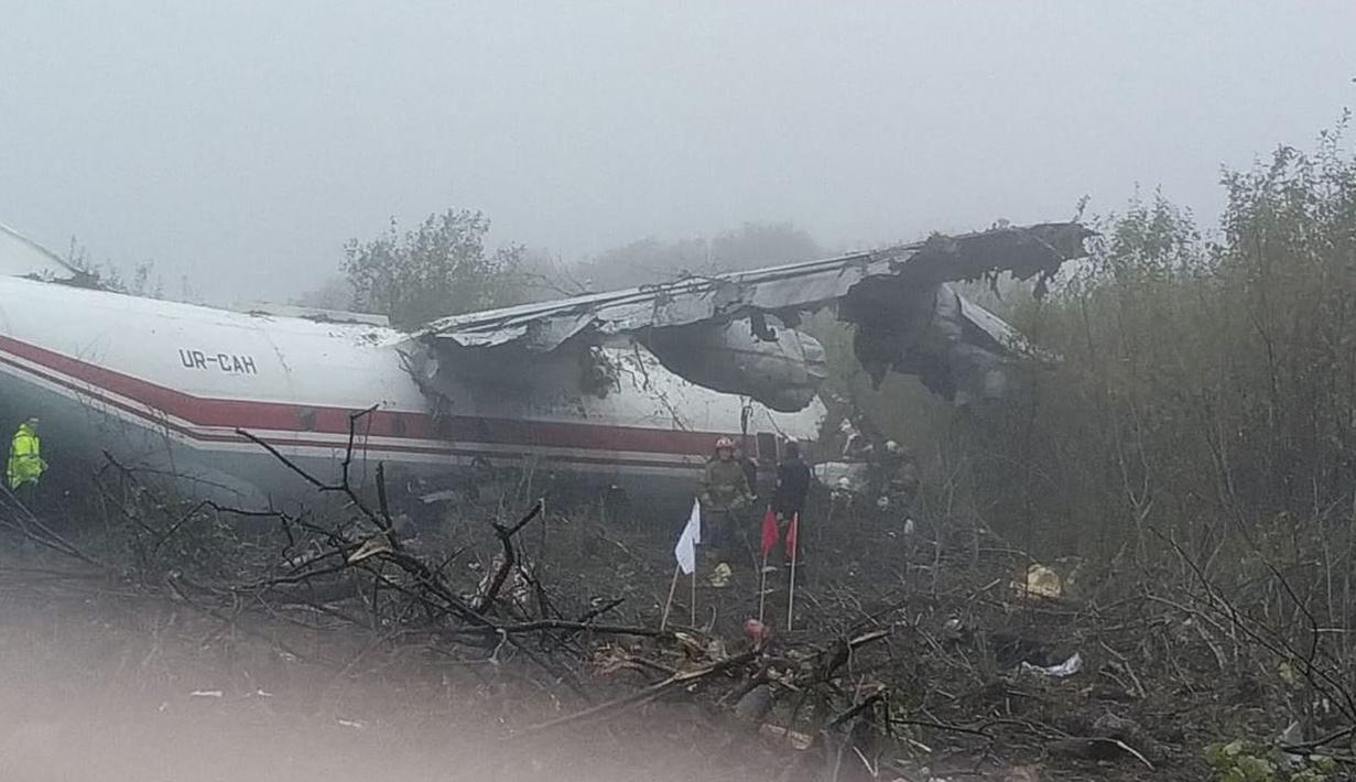 FOTO: Kecelakaan Pesawat Kargo di Ukraina Tewaskan 5 Orang ...