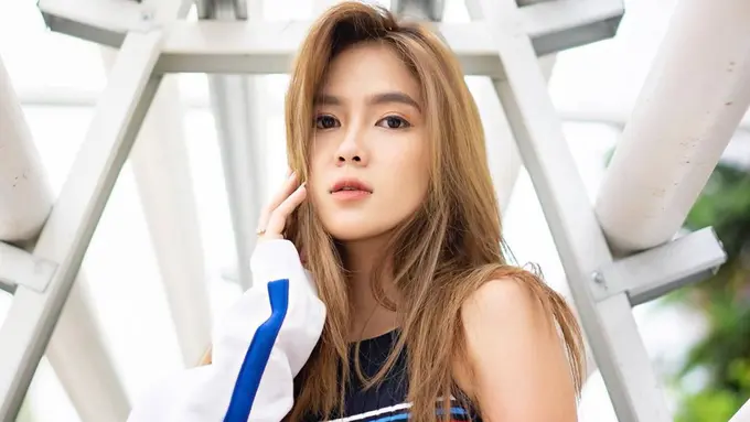 FOTO: Gaya Kasual Shanice Margaretha Lie, Pemeran Nayla Dalam Sinetron Naluri Hati