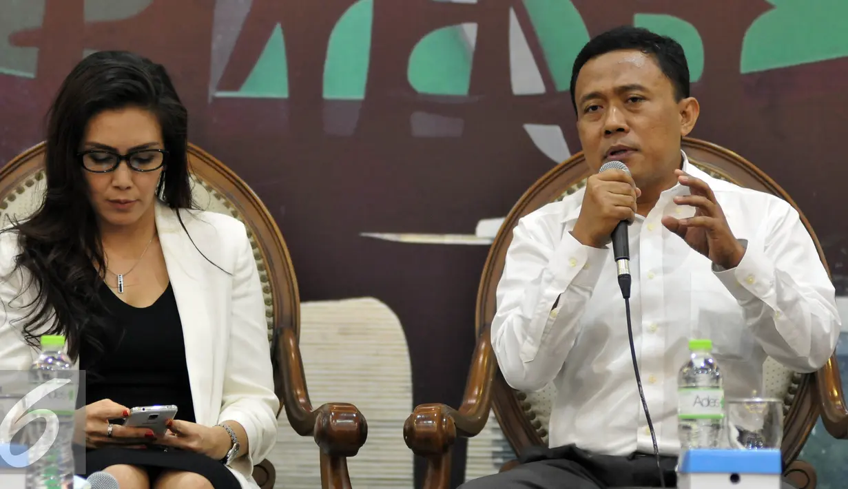 Anggota Dewan Pengawas BPJS Ketenagakerjaan Eko Darwanto saat diskusi 'MayDay dan Negara' di Senayan, Jakarta, Kamis (28/04). Menyambut 'MayDay' pelaku usaha kembali meminta UU No. 13/2003 tentang Ketenagakerjaan untuk direvisi (Liputan6.com/Johan Tallo)