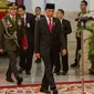 Presiden Joko Widodo atau Jokowi bersiap melantik Yudian Wahyudi sebagai Kepala Badan Pembinaan Ideologi Pancasila (BPIP) dan Muhammad Yusuf Ateh sebagai Kepala Badan Pengawasan Keuangan dan Pembangunan (BPKP) di Istana Negara, Jakarta, Rabu (5/2/2020). (Liputan6.com/Faizal Fanani)