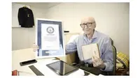 Karyawan Paling Loyal, Pria Ini Raih Rekor Bekerja 84 Tahun di Perusahaan yang Sama (sumber: Oddity Central)