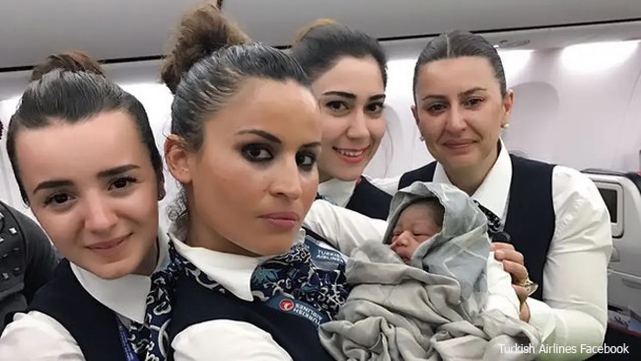 Penumpang Turkish Airlines Lahirkan Bayi Saat di Udara