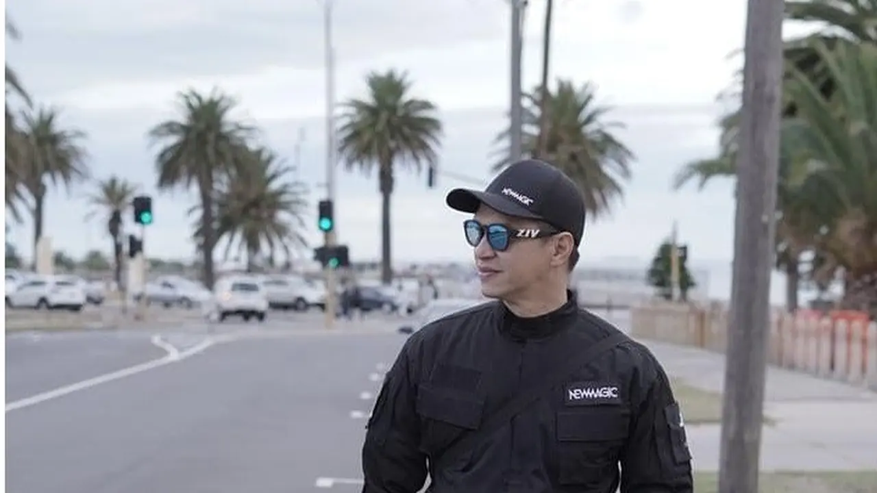 6 Potret Terbaru Edison Wardhana, Rekan Demian